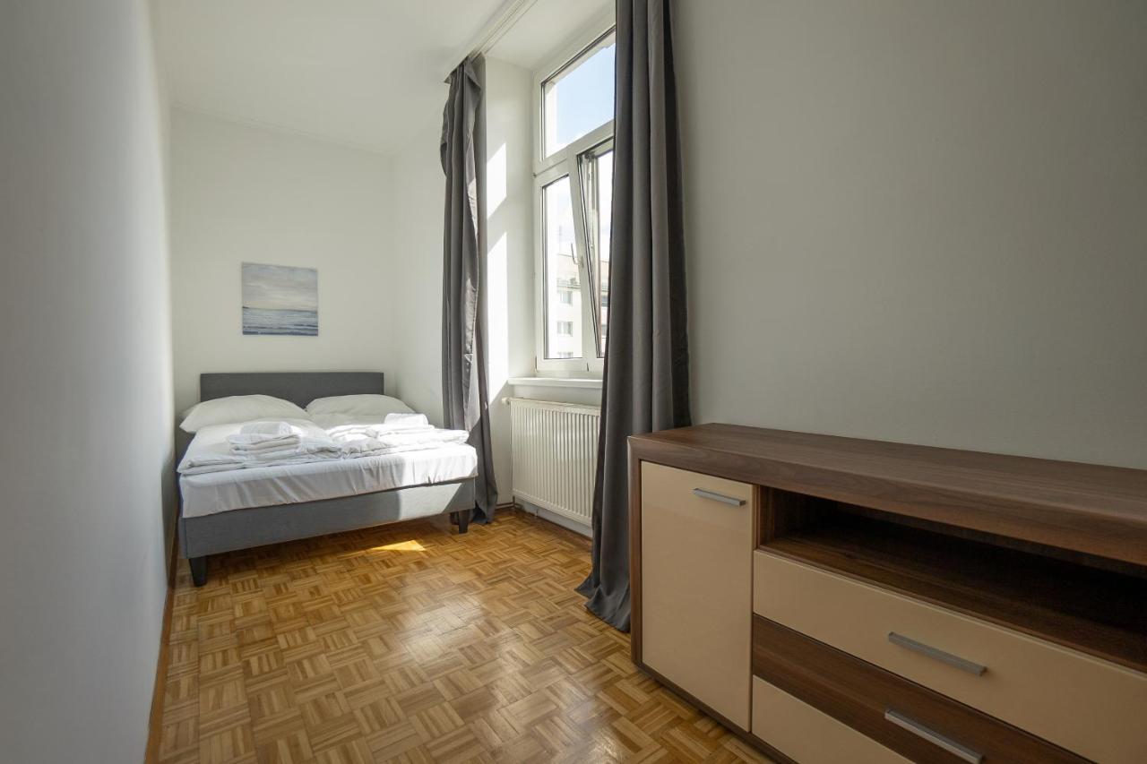 Two Bedrooms Family Nice Apartment Wina Bagian luar foto