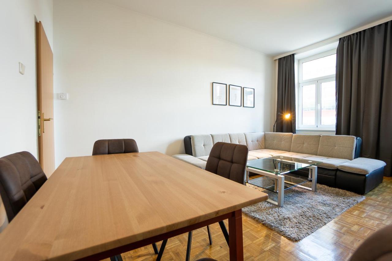 Two Bedrooms Family Nice Apartment Wina Bagian luar foto