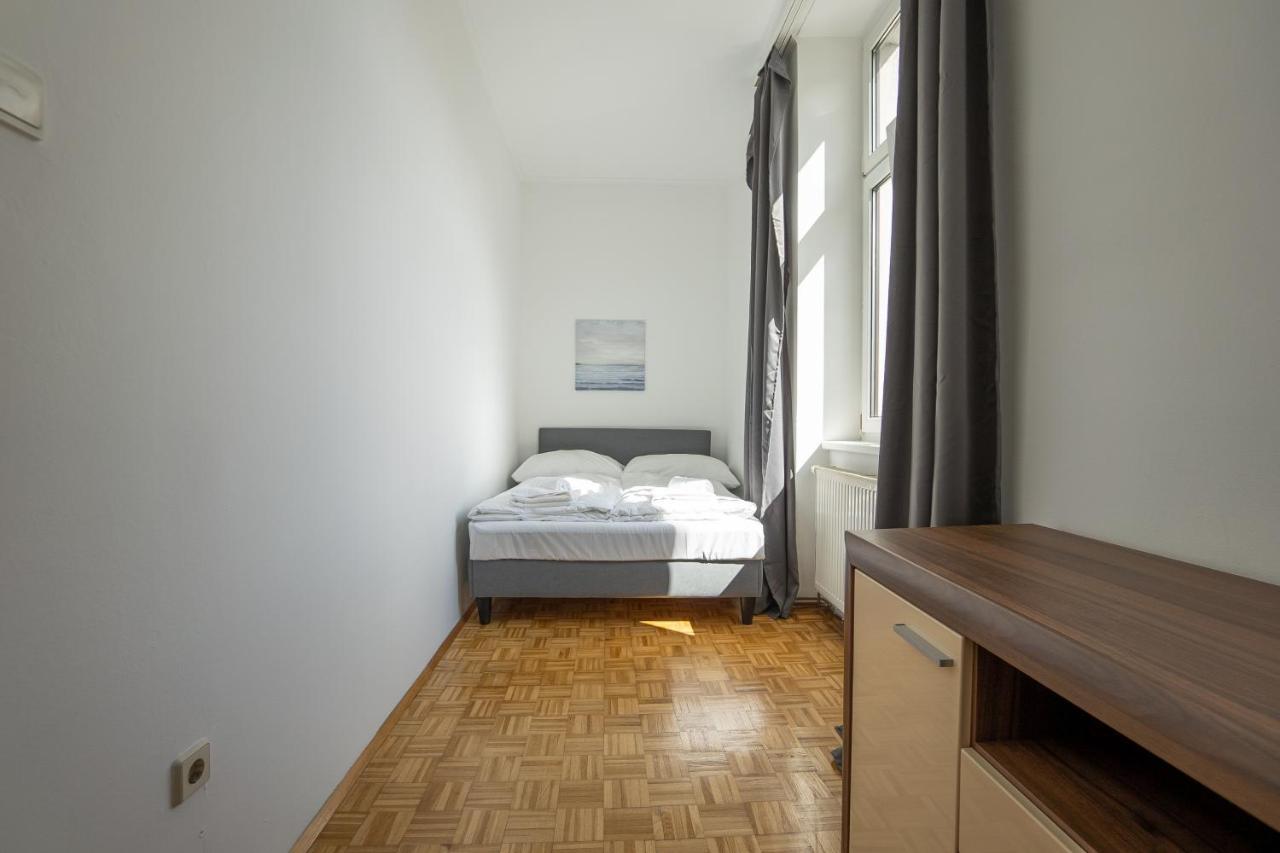 Two Bedrooms Family Nice Apartment Wina Bagian luar foto