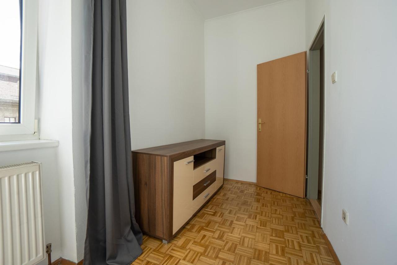 Two Bedrooms Family Nice Apartment Wina Bagian luar foto