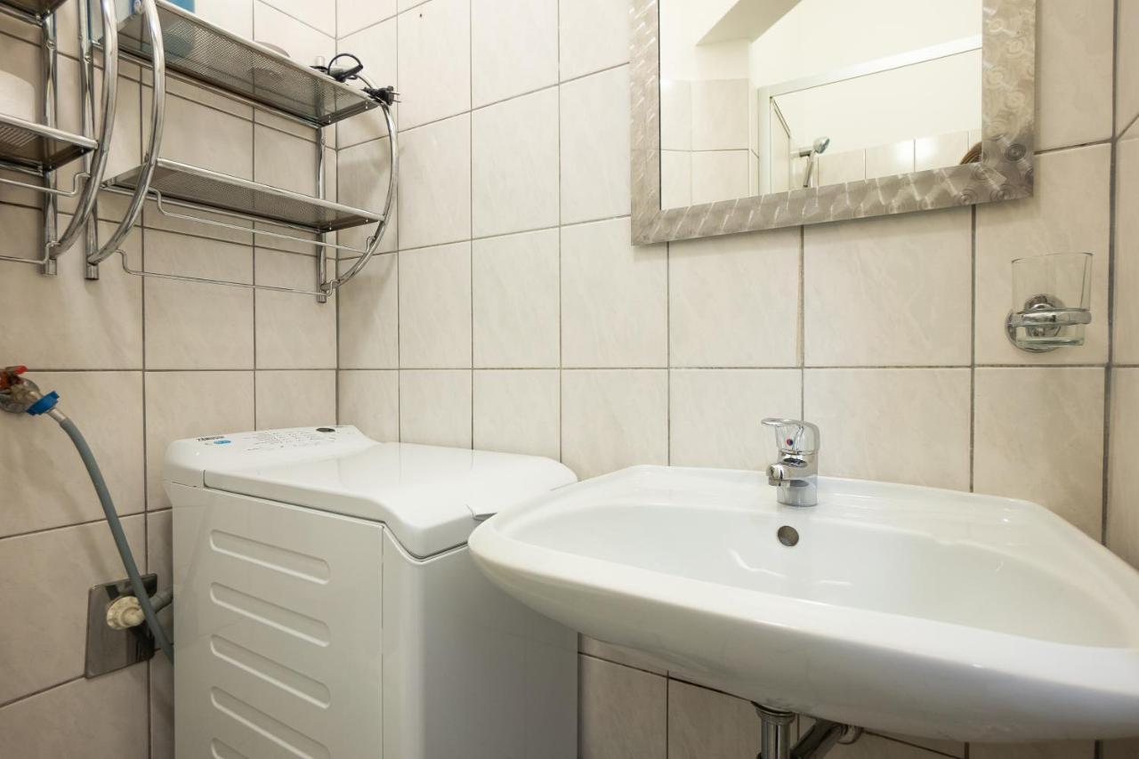 Two Bedrooms Family Nice Apartment Wina Bagian luar foto